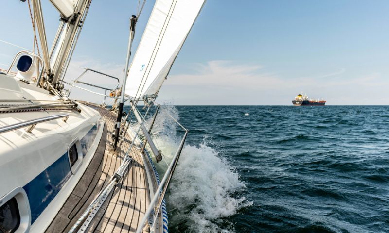 Tacking Techniques for Performance: Mastering the Art of Efficient Upwind Sailing