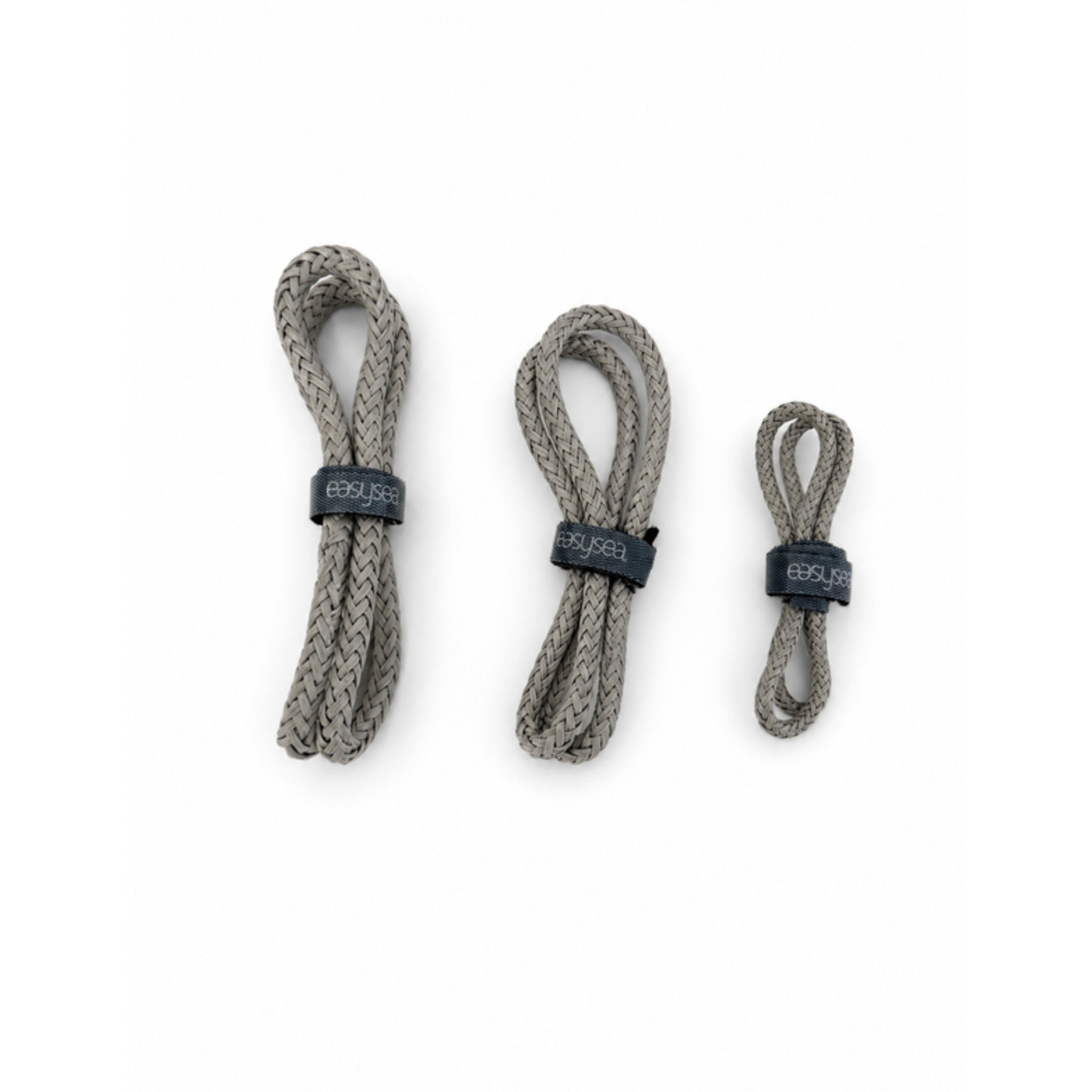 Sheathed loop in Dyneema in different sizes side by side on white background