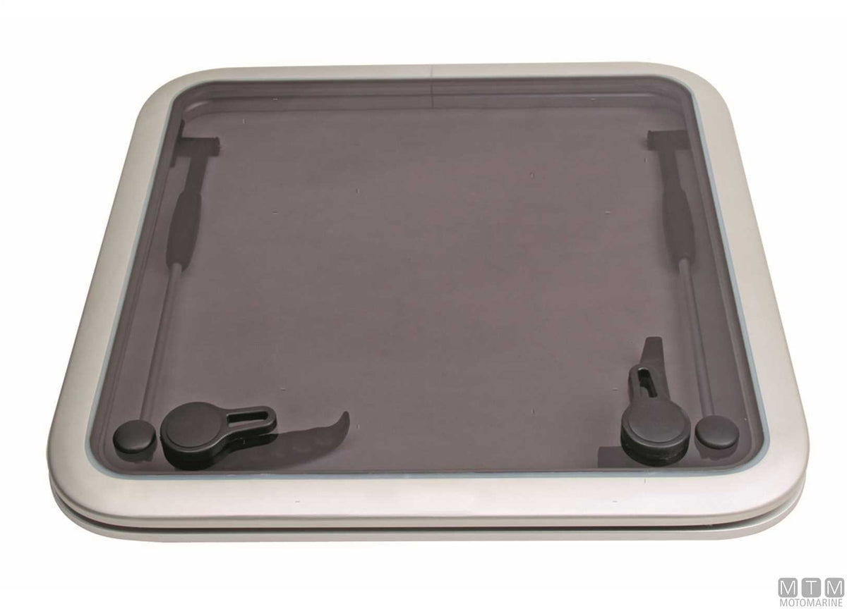 Square hatch MTM G-Type 687x687 mm in aluminium - original photo Motomarine Srl