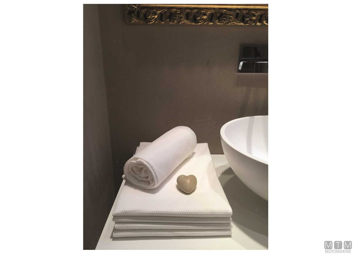 Disposable towels set - original photo Motomarine Srl