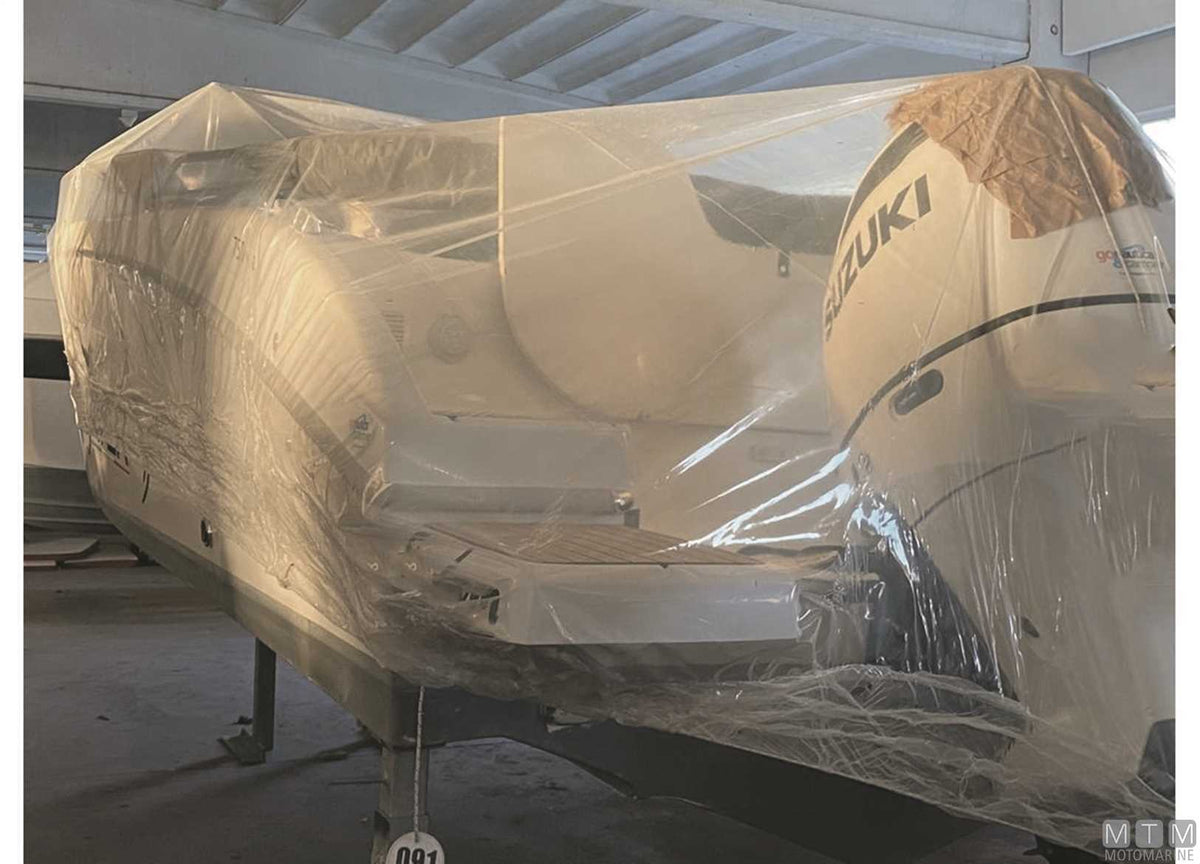 MY40 cover tarpaulin 12x50 m - original photo Motomarine Srl