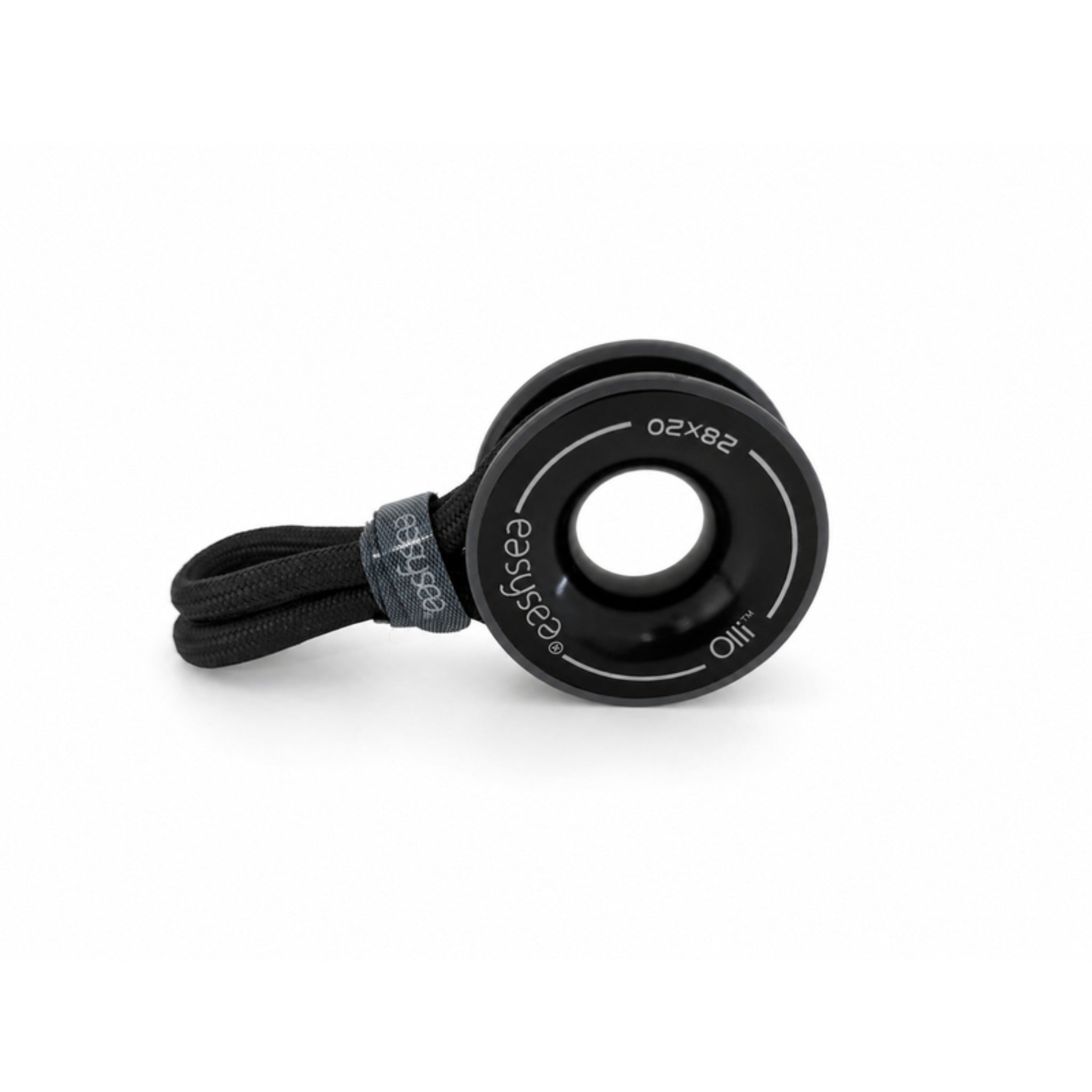 Covered loop in Dyneema holding an Olli 28x20 low friction ring, three quarter view