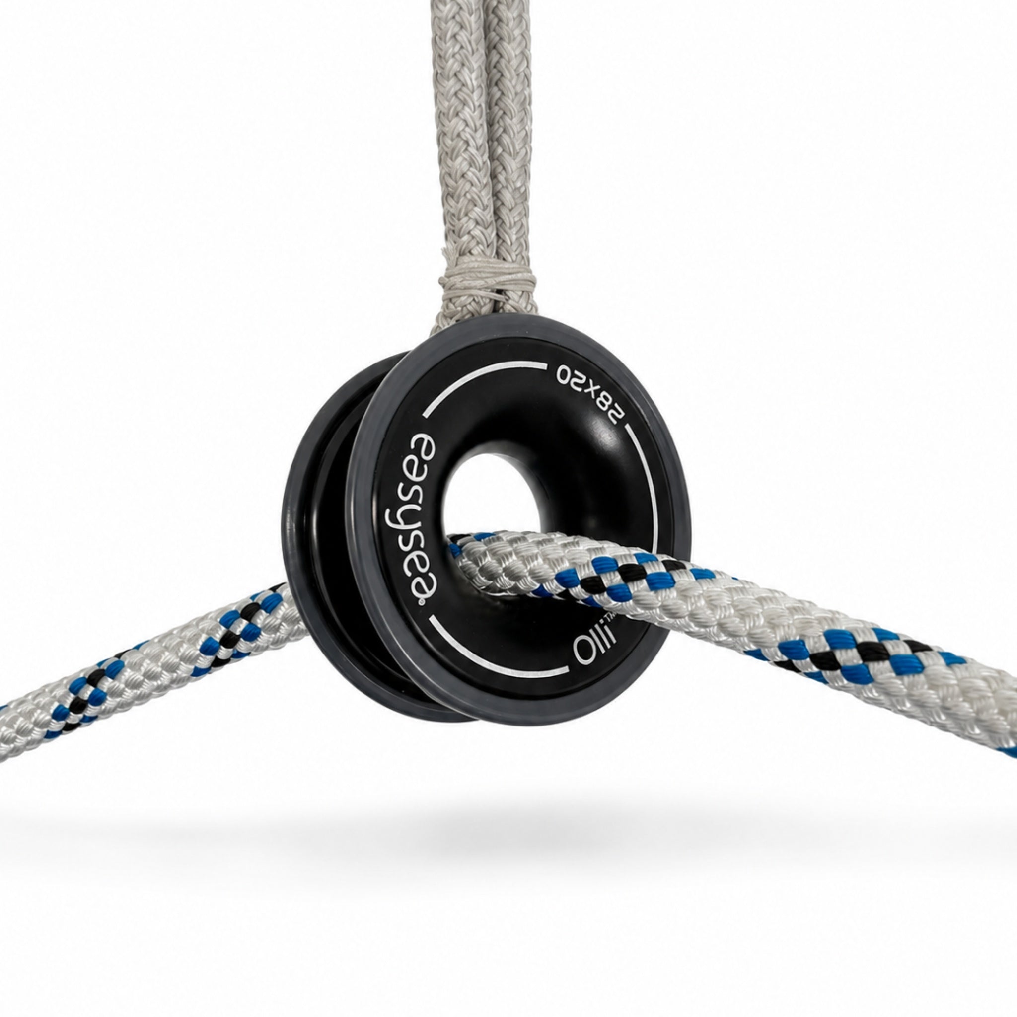 Olli low friction ring with a rope running through the groove