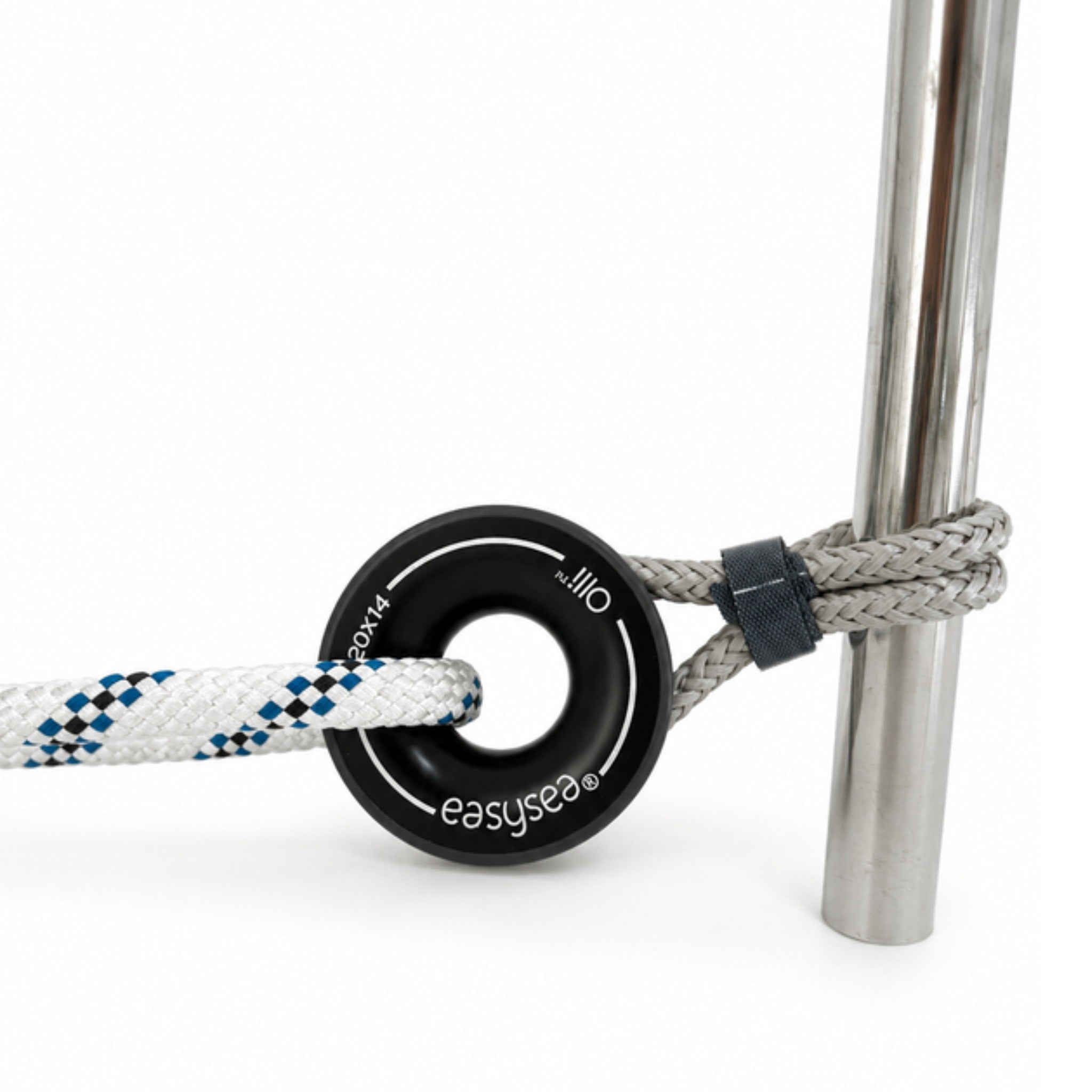 Olli low friction ring lashed to a stainless steel stanchion with the sheathed loop, line running through